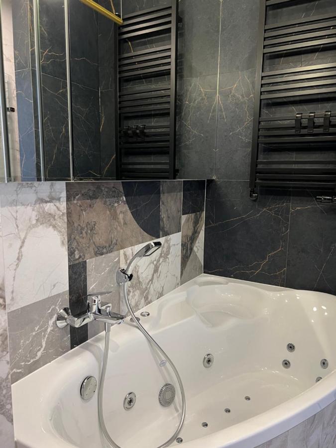 Family Sauna Retreat: Lesny No17 Apartment Kielce